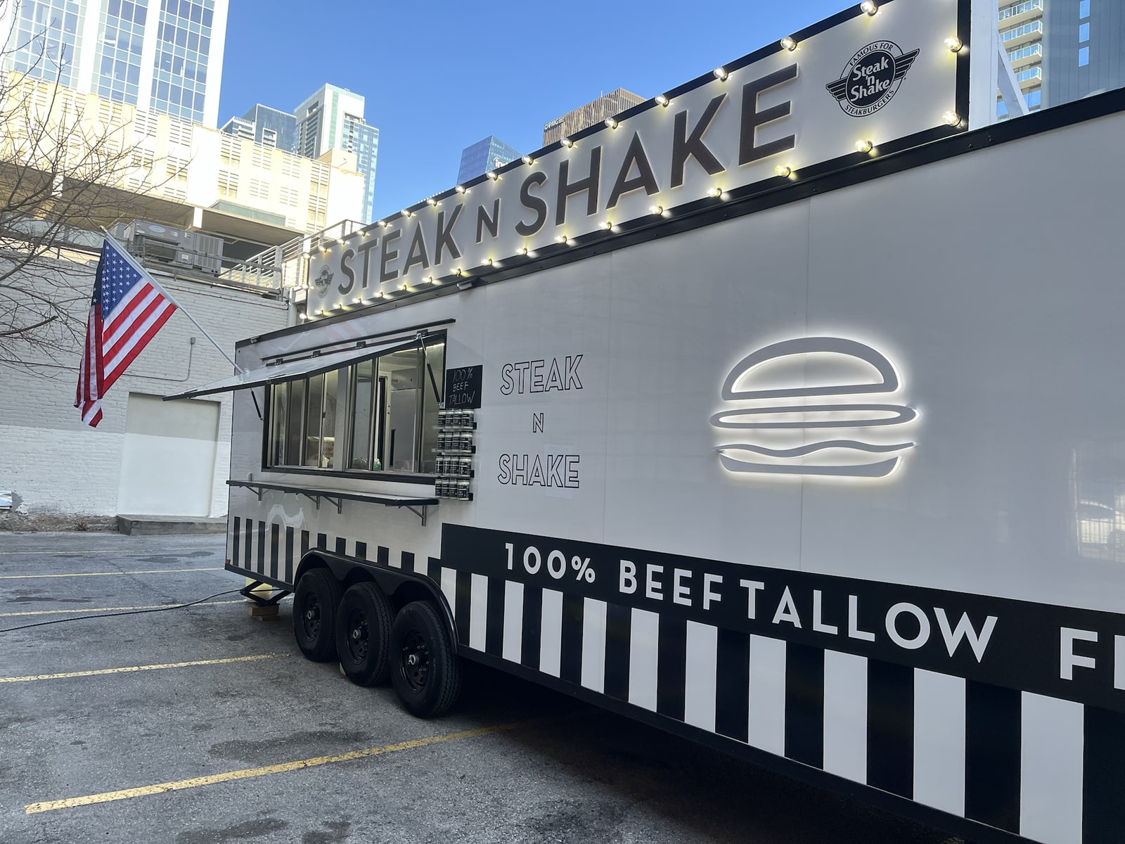 Daytime angled view of the Steak n Shake food trailer